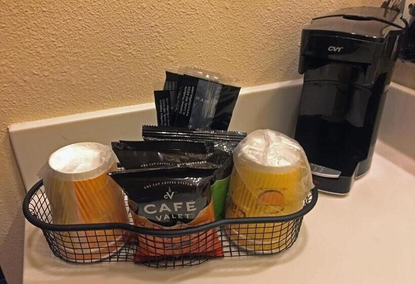 Номер Стандарт, Fairbridge Inn & Suites Kellogg