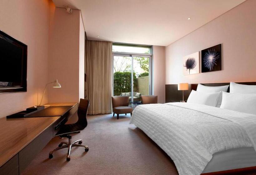 带大床的豪华间, Le Meridien Taipei