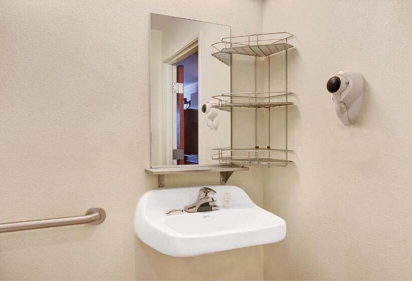Suite Adaptada para personas con movilidad reducida, Microtel Inn & Suites By Wyndham Indianapolis Airport