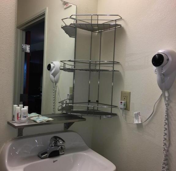 جناح لذوى الاحتياجات الخاصة, Microtel Inn & Suites By Wyndham Indianapolis Airport
