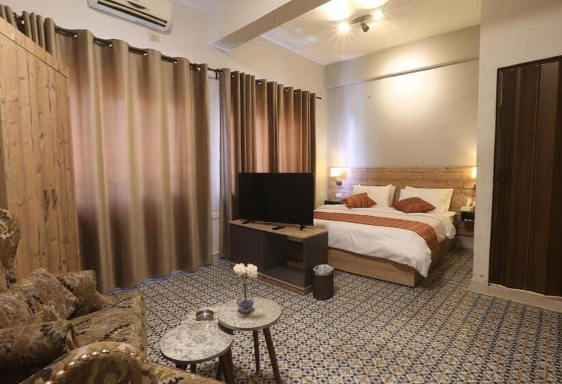 اتاق لوکس با بالکن, Riviera