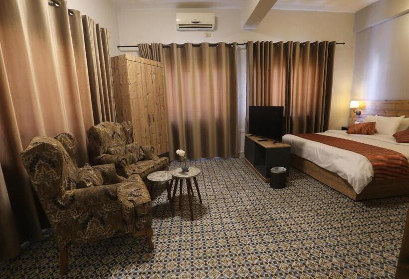 اتاق لوکس با بالکن, Riviera