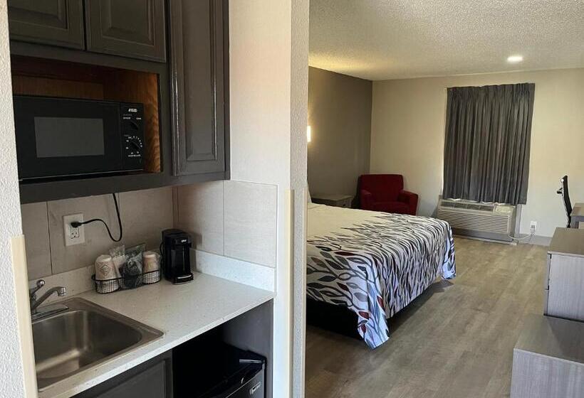Номер Superior Кровать Кинг, Red Roof Inn & Suites Newport News