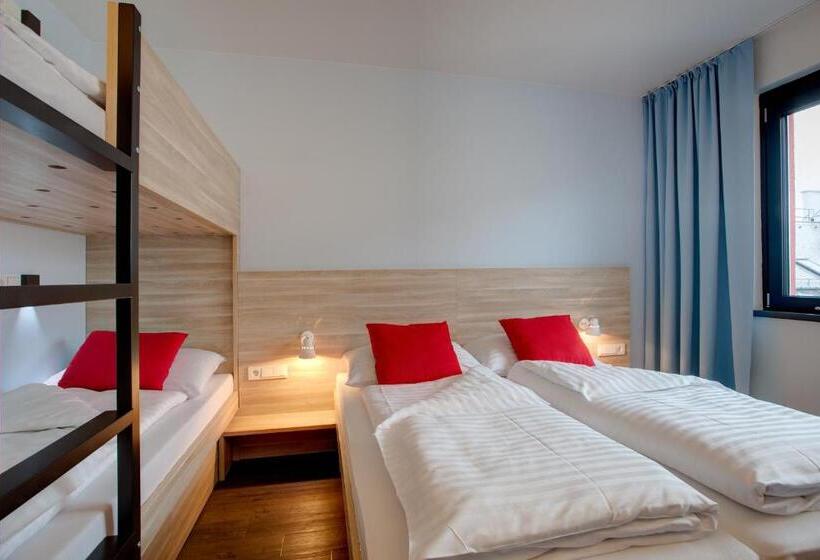 4 Bett Standardzimmer, Meininger Hotel Wien Downtown Franz