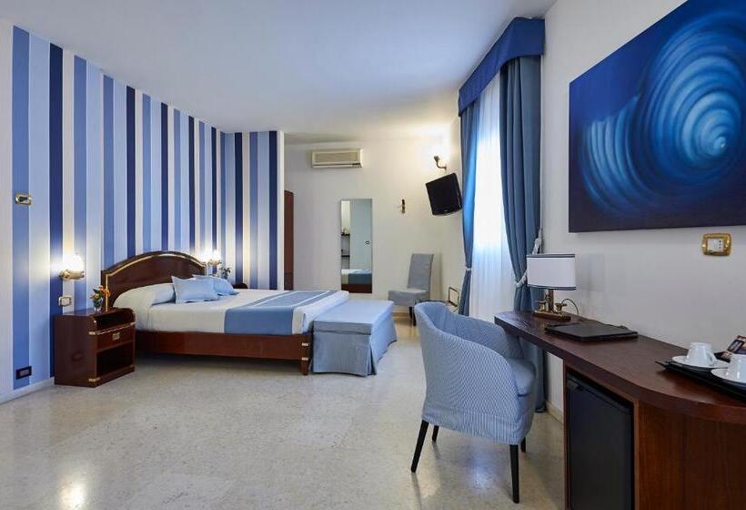 غرفة كلاسيكية رباعية, Corte Di Nettuno Cdshotels