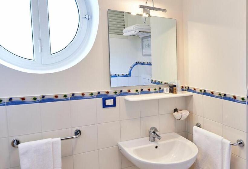 غرفة كلاسيكية ثلاثية, Corte Di Nettuno Cdshotels
