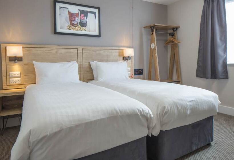 Номер Стандарт, Green Lodge, Wirral By Marston S Inns