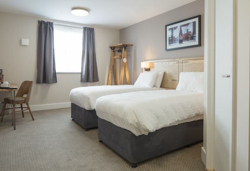 Номер Стандарт, Green Lodge, Wirral By Marston S Inns