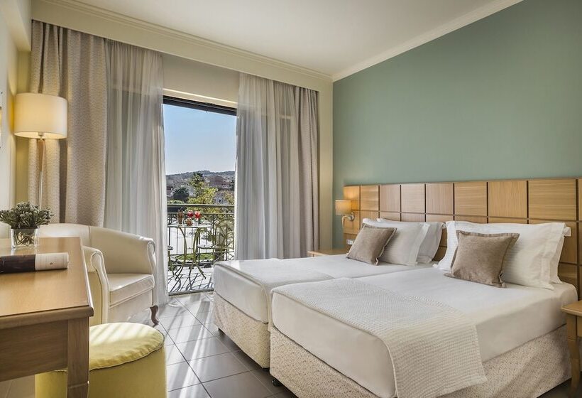 غرفة كلاسيكية ثلاثية, Ionian Plaza Hotel & Spa