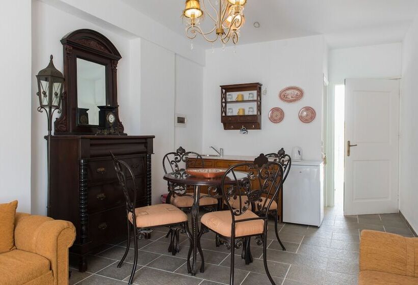 آپارتمان 1 خوابه با چشم‌انداز جانبی دریا, Villa Areto