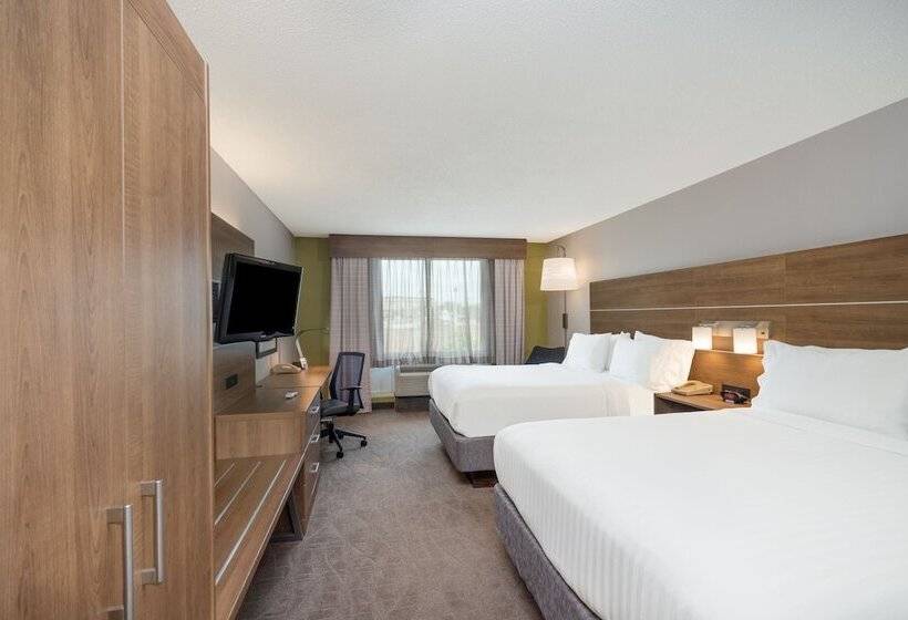 Номер Стандарт 2 Двуспальные Кровати, Holiday Inn Express Hotel & Suites Frankfort, An Ihg