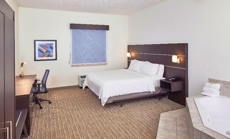 Стандартный Номер Кровать Кинг, Holiday Inn Express Hotel & Suites  Gadsden, An Ihg