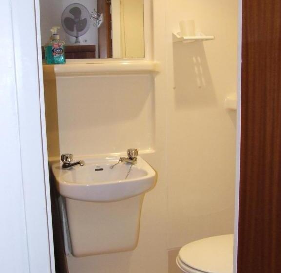 اتاق استاندارد یک نفره, Alexandra Guest House