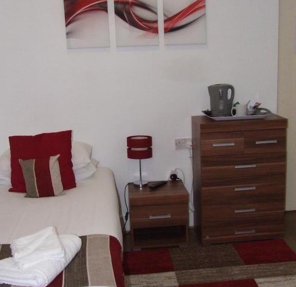 اتاق استاندارد یک نفره, Alexandra Guest House