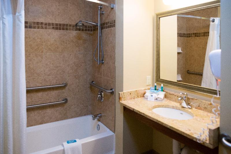 스탠다드 룸 킹사이즈 침대, Holiday Inn Express Devils Lake, An Ihg