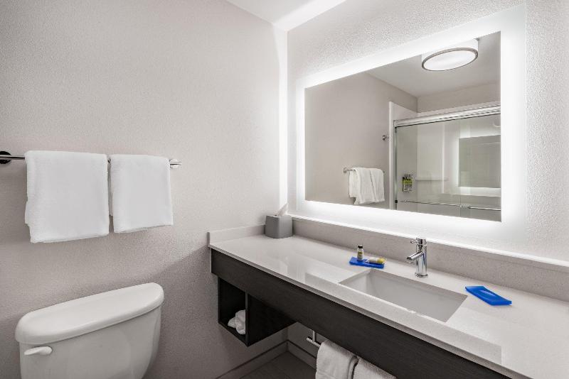 Стандартный Номер Кровать Кинг, Holiday Inn Express & Suites Trinidad, An Ihg