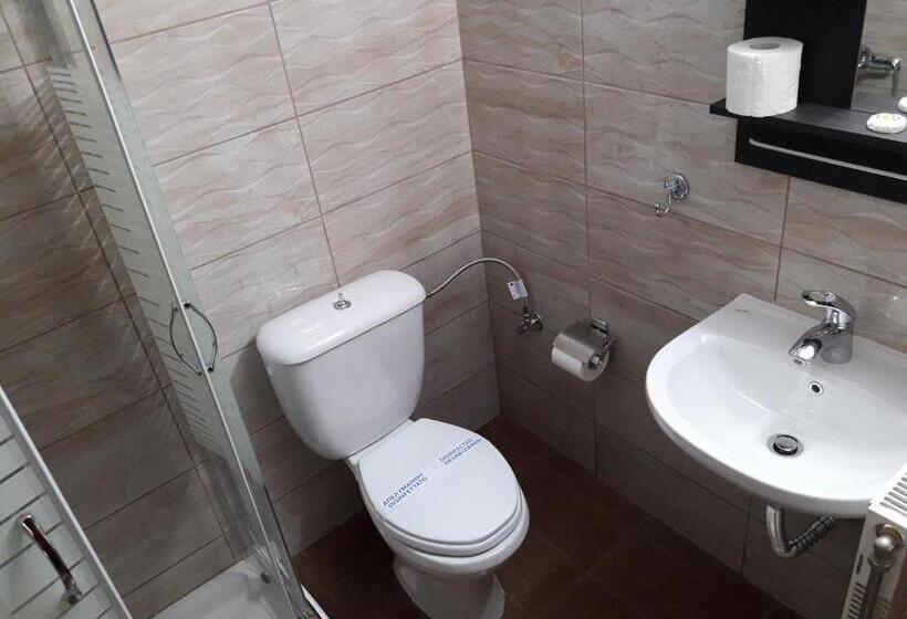 Habitació Triple Estàndard Vista Mar Lateral, Lidra