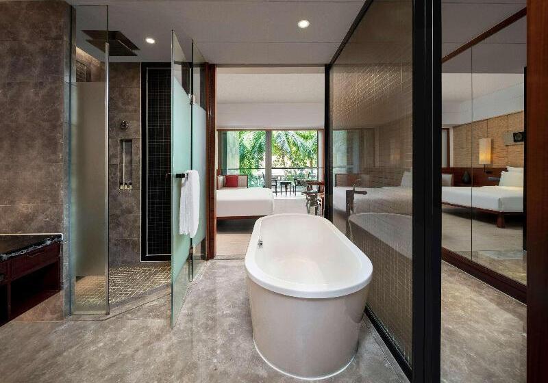 Номер Superior Вид на Сад, Pullman Oceanview Sanya Bay Resort & Spa