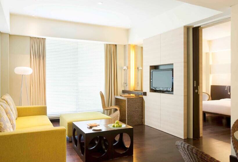 اتاق لوکس, Novotel Manado Golf Resort & Convention Center
