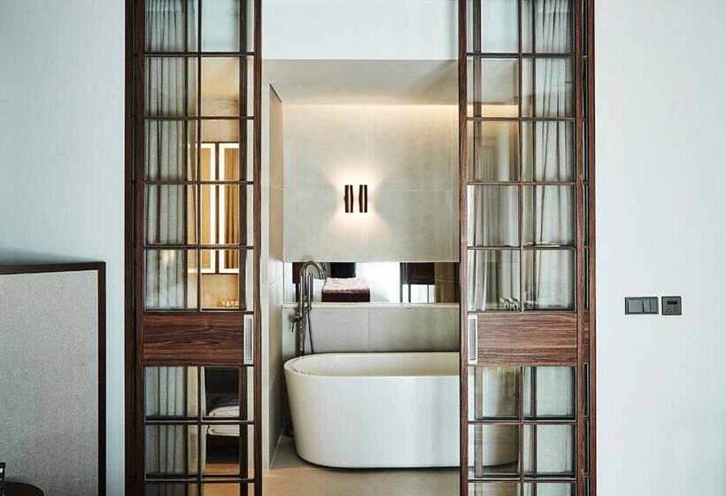 جناح, La Casa Hotel Seoul