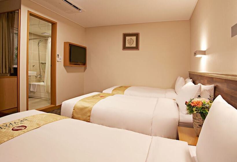 Номер Стандарт Трехместный, Skypark Myeongdong 1