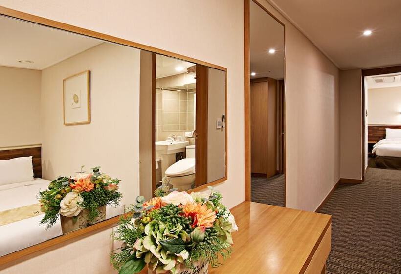 Семейный Номер, Skypark Myeongdong 1