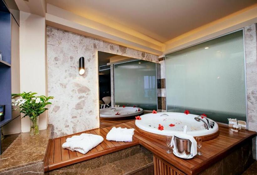 اتاق لوکس با وان آب گرم, Sherwood Blue Belek - Adults Only