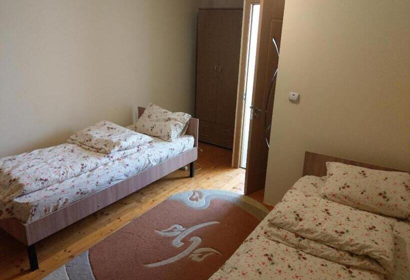 스탠다드 룸, Lary Hostel