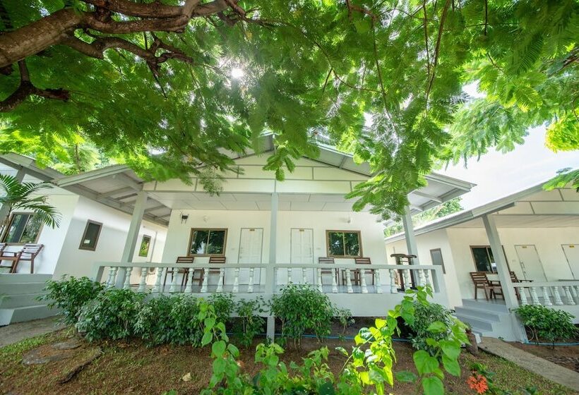 디럭스 방갈로, Bay Beach Resort