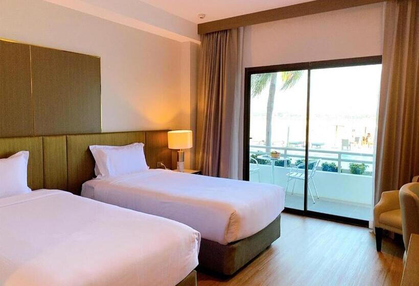 プールビュースタンダードルーム, Fortune River View Hotel Nakhon Phanom