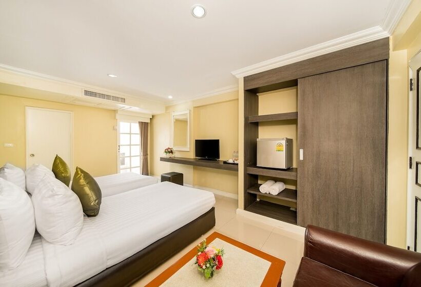 اتاق لوکس, Niran Grand
