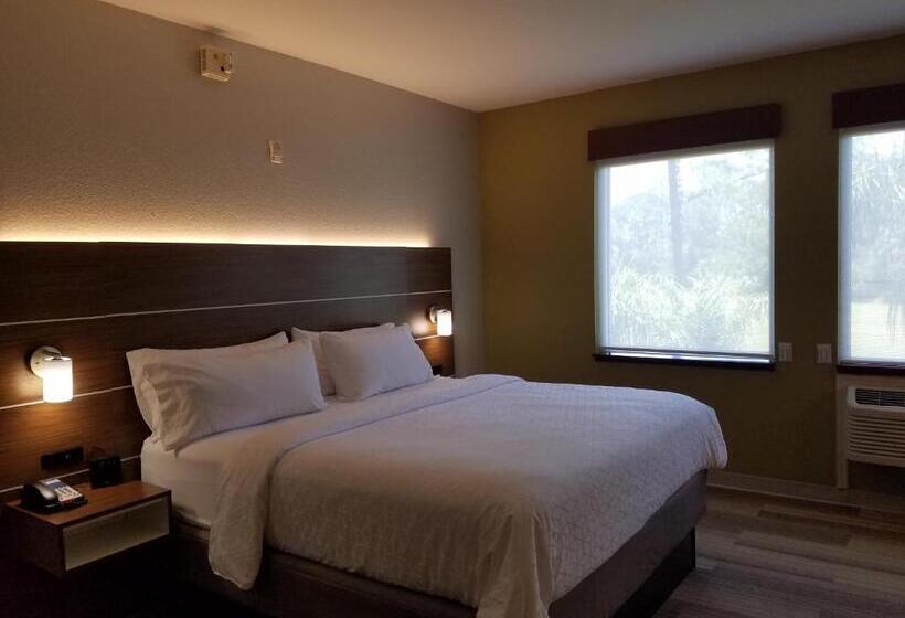 Номер Стандарт Кровать Кинг Адаптированный для Инвалидов, Holiday Inn Express Daytona Beach   Speedway, An Ihg