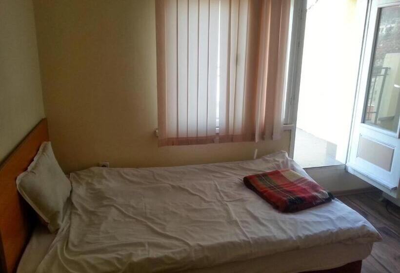 스탠다드 룸 공동 욕실, Hostel Center Plovdiv