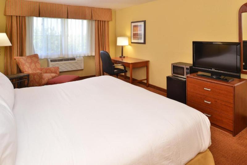 장애인을 위한 스위트, Holiday Inn Stevens Point   Convention Center, An Ihg