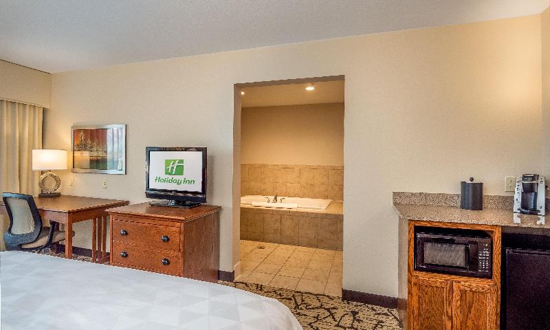 스위트 킹사이즈 침대, Holiday Inn Stevens Point   Convention Center, An Ihg