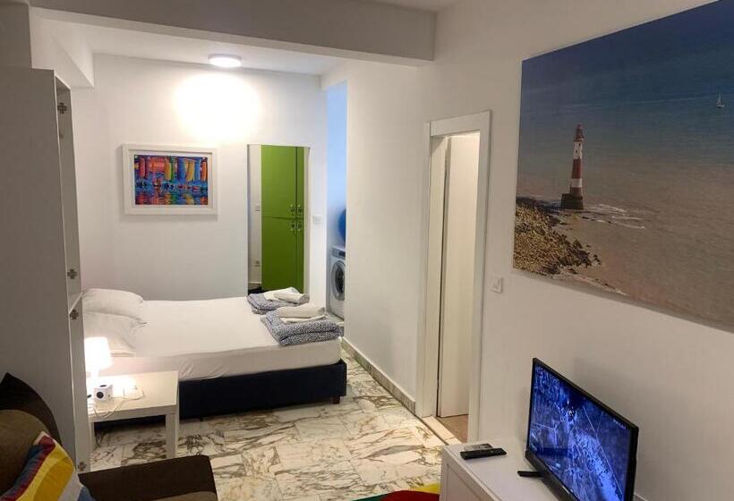 패밀리 룸, Hostel Split