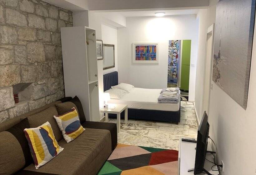 ファミリールーム, Hostel Split