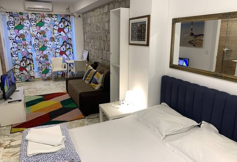 패밀리 룸, Hostel Split