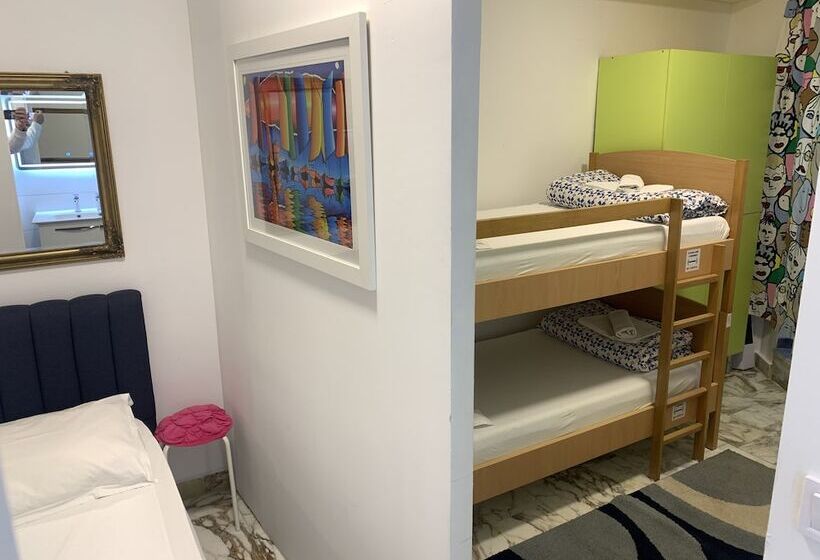 ファミリールーム, Hostel Split