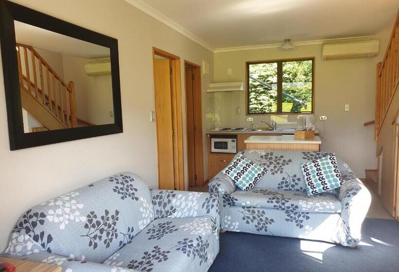 Дом 2 Спальни, Te Mahuru Retreat
