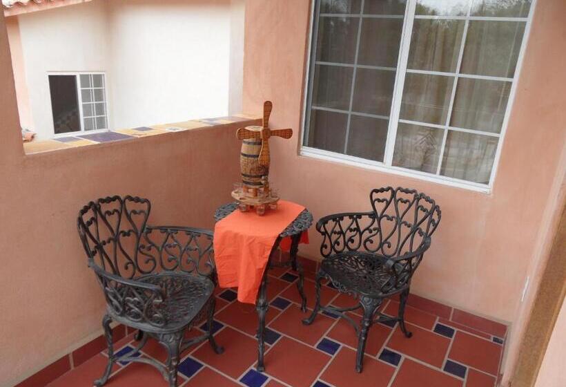 غرفة قياسية ثلاثية مزودة بشرفة, Casa Virgilios B&b