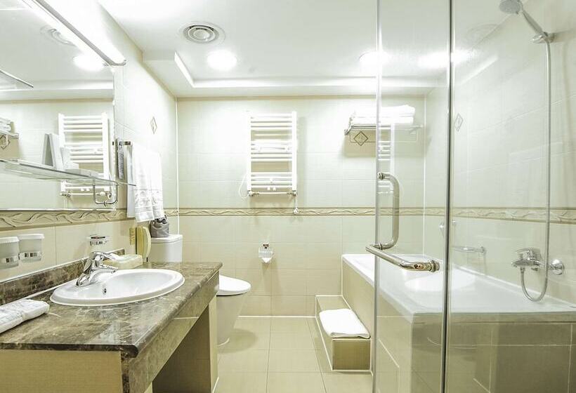Habitación Deluxe, Kempinski Hotel Khan Palace