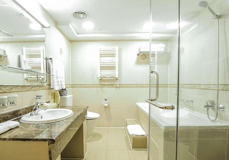 Habitación Deluxe, Kempinski Hotel Khan Palace