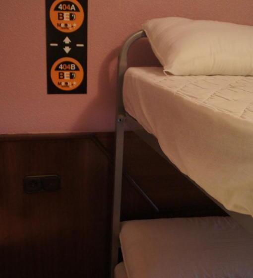 تختخواب در اتاق مشترک, Moon Hostel Bio