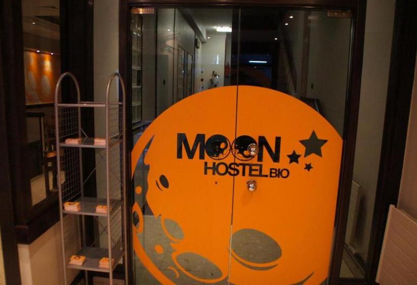 Standard Quadruple Room, Moon Hostel Bio