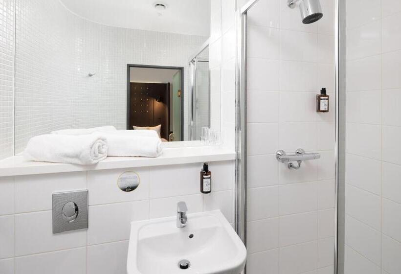 Номер Стандарт, Point A Hotel London Kings Cross – St Pancras
