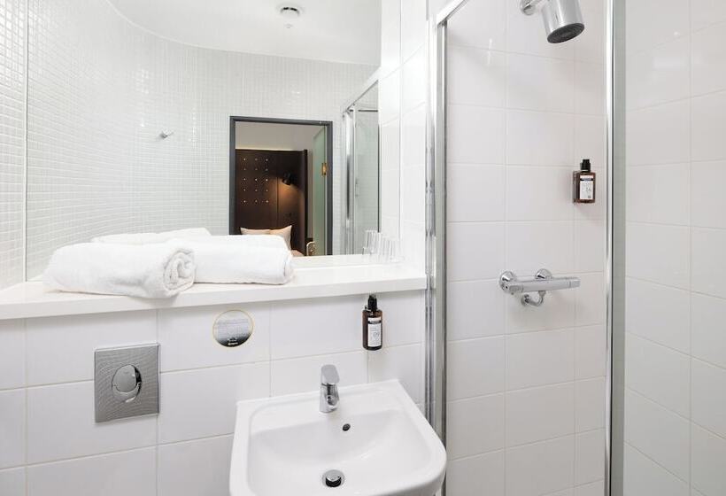 Номер Стандарт, Point A Hotel London Kings Cross – St Pancras