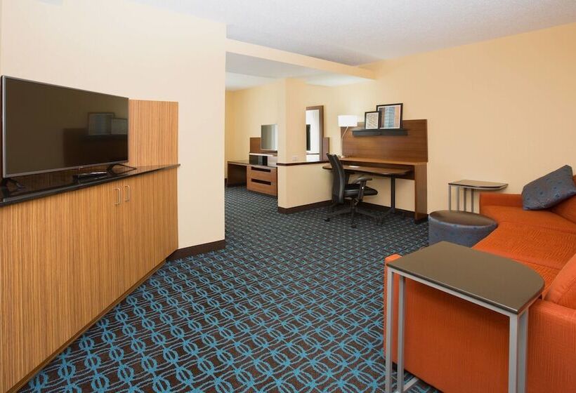 Президентский Люкс, Fairfield Inn & Suites By Marriott Boston Milford