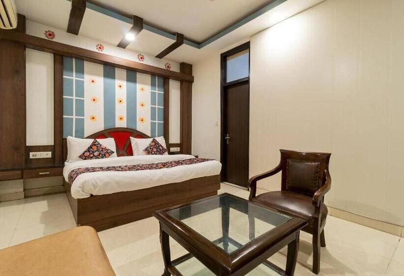 غرفة تنفيذية, Baba Deluxe At New Delhi Railway Station  By Rcg Hotels