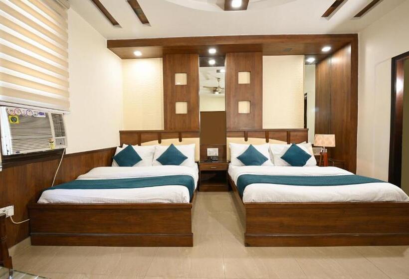 جناح عائلي, Baba Deluxe At New Delhi Railway Station  By Rcg Hotels